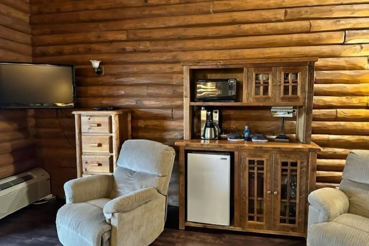 Room 183 of 374