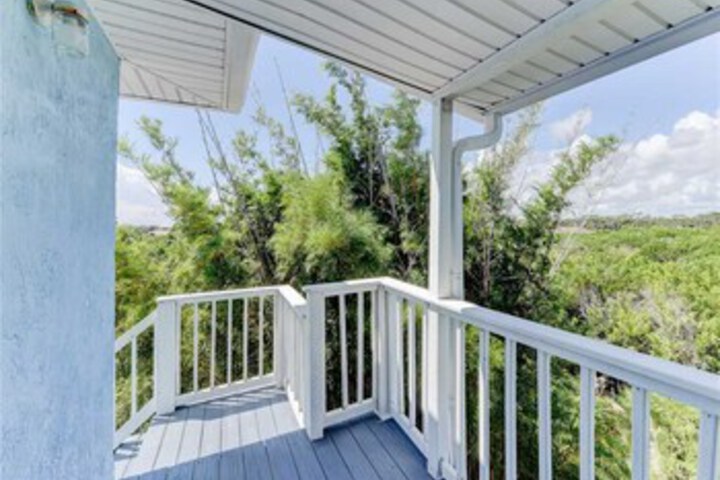 Sea Forever Upper Level 3 Bedrooms, Ocean Views, Sleeps 10