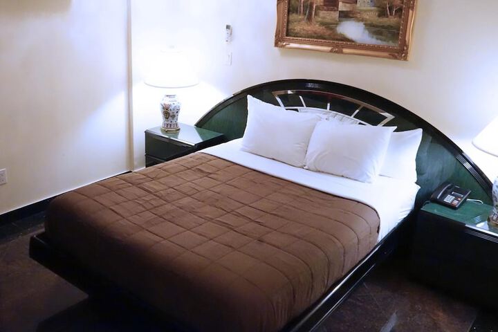 Room 54 of 61