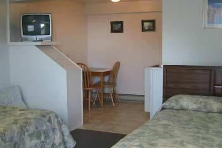 Room 16 of 24