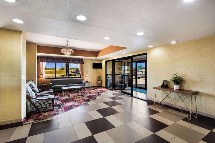Hotel Interior 14 of 40