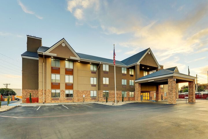 Hotel 3 of 52