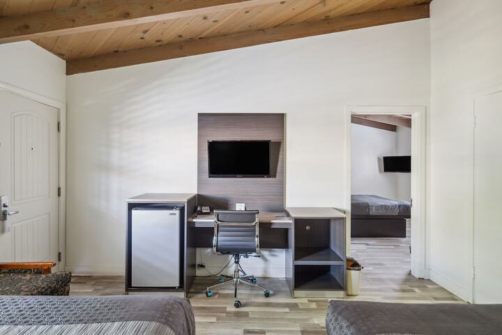 Discovery Inn