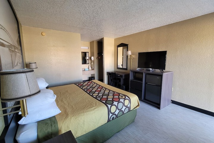 Room 36 of 40