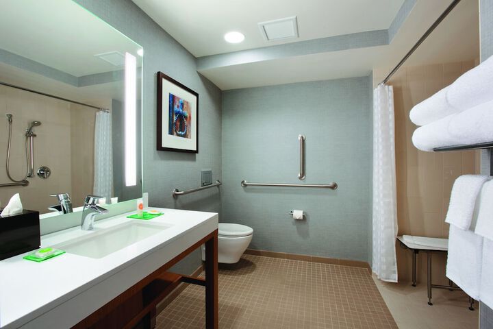 Room 10 of 35
