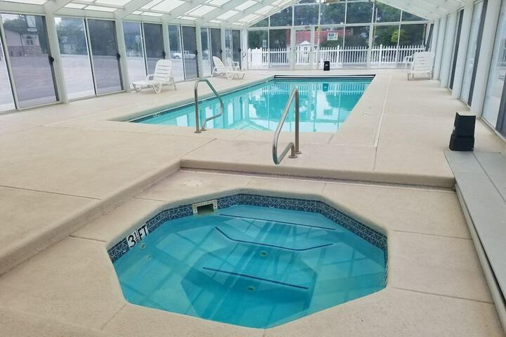 Aquarius Inn