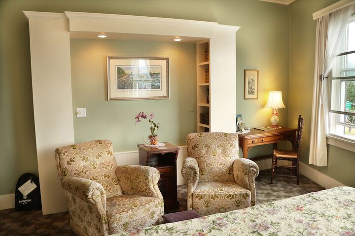 Room 27 of 44