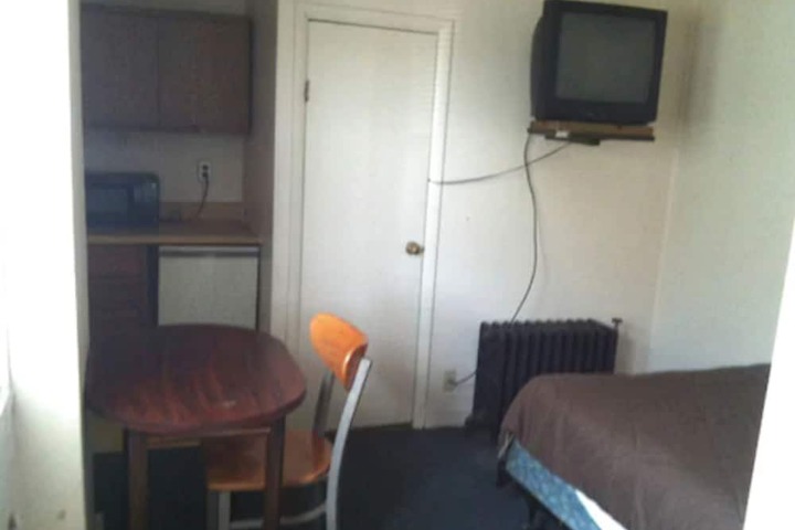 Airport Lodge