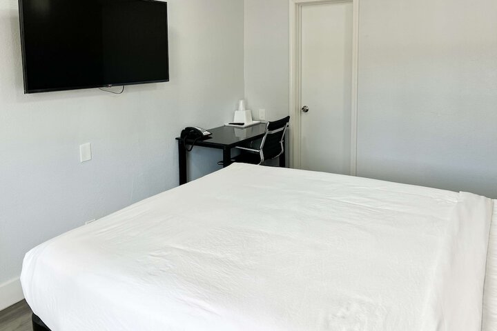 Room 47 of 49