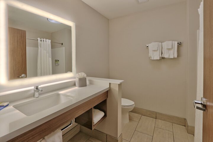 Room 12 of 26