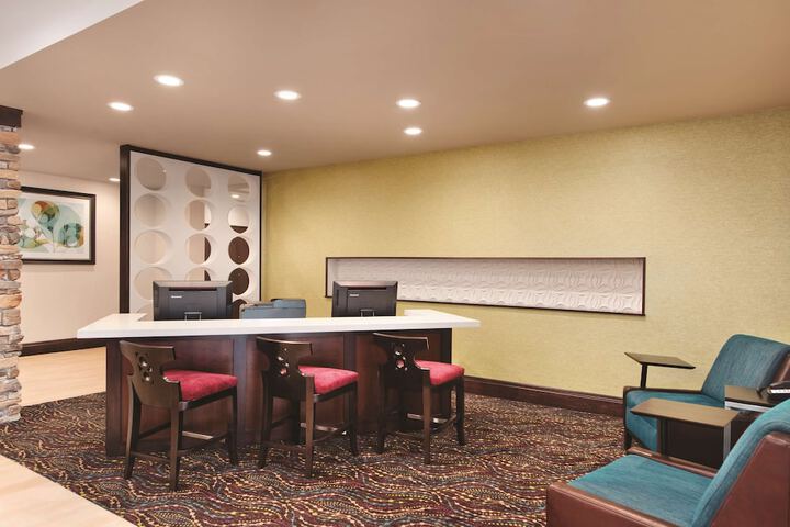 Business Center 26 of 27