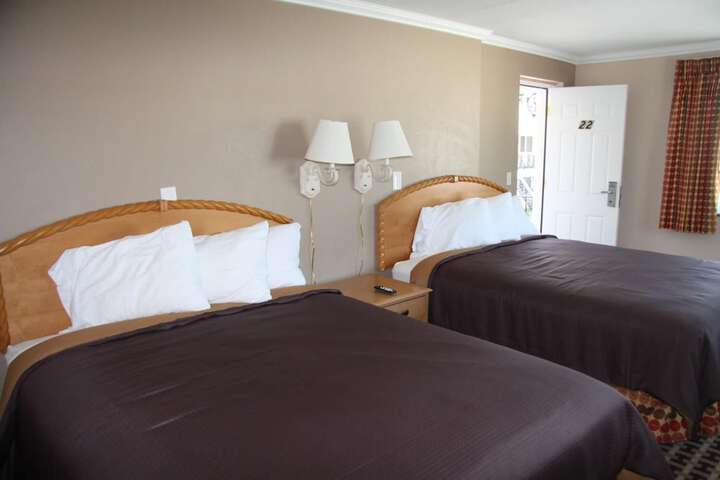 Room 12 of 18