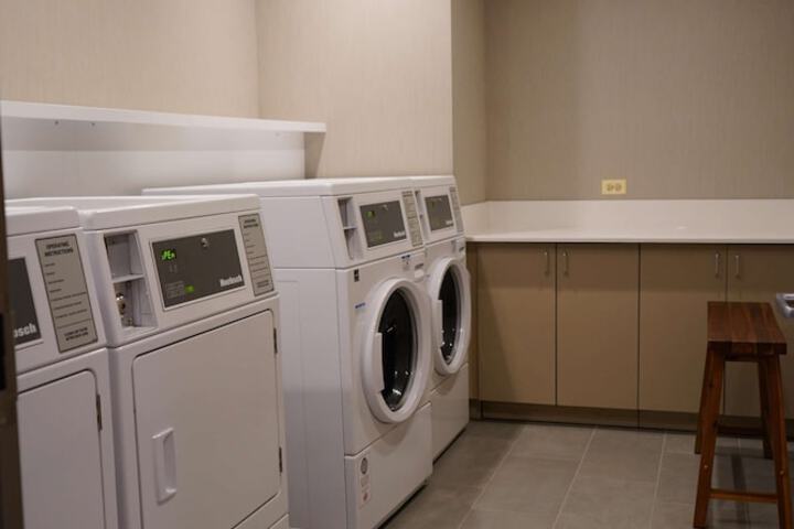 Hampton Inn & Suites Chicago / Aurora
