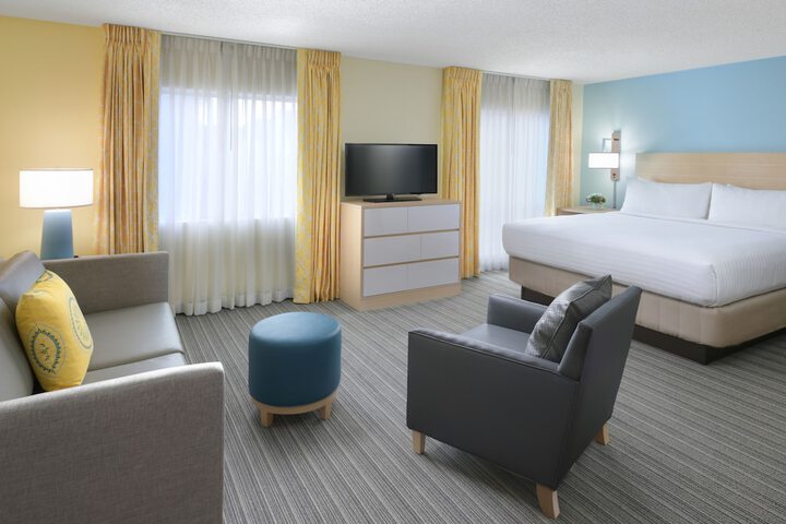 Sonesta Simply Suites Cleveland Airport
