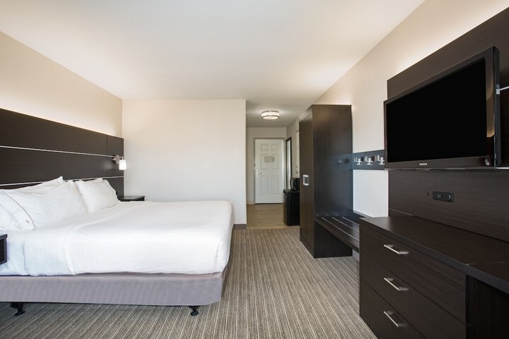 Room 27 of 50