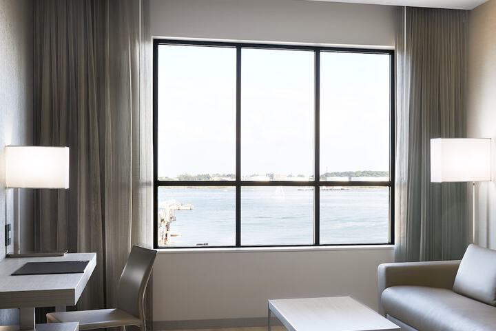 AC Hotel Portland Downtown / Waterfront ME