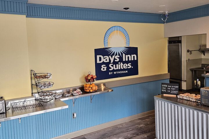 Days Inn and Suites by Wyndham Downtown Missoula-University