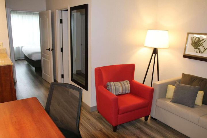 Room 10 of 16