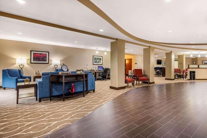 Comfort Suites Manchester near Arnold AFB