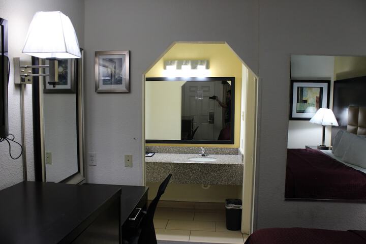 Room 12 of 21