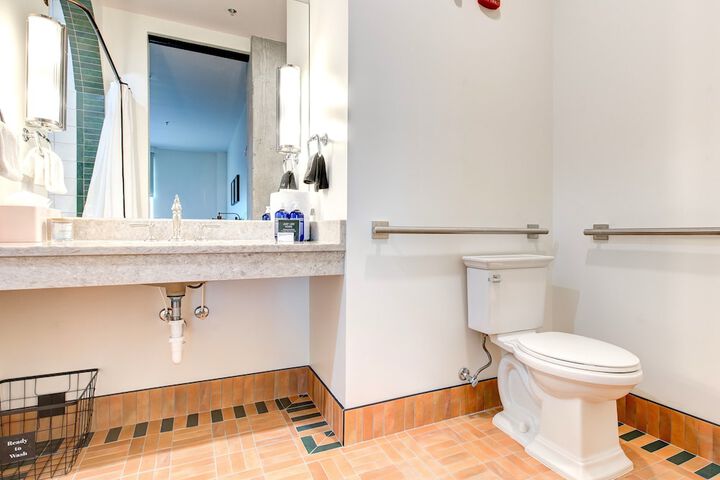 Elwood Hotel & Suites