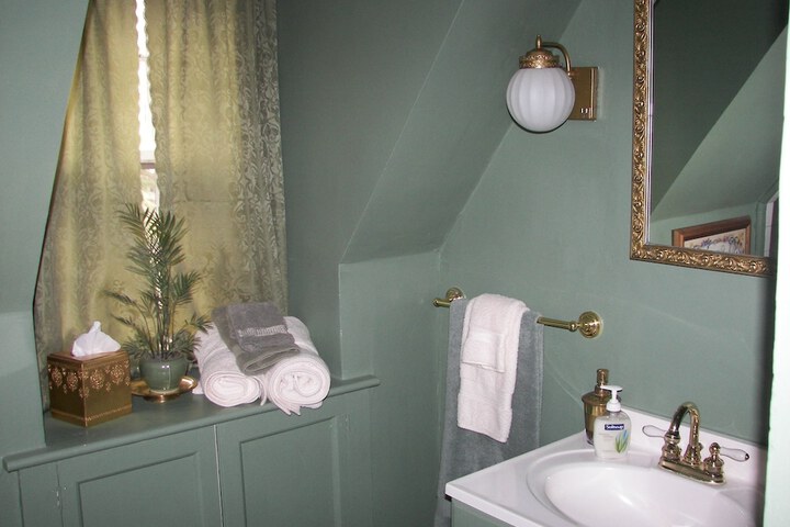 Room 38 of 52