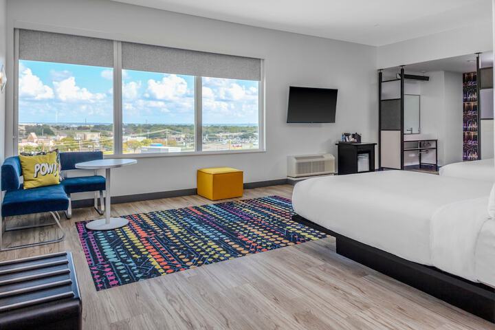 Aloft by Marriott Dallas Arlington South
