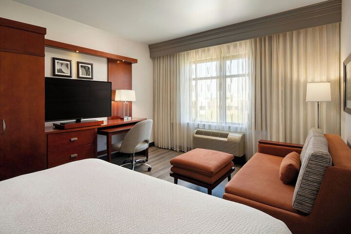 Room 27 of 65