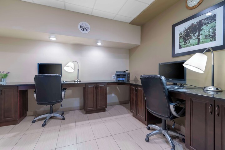 Business Center 40 of 40