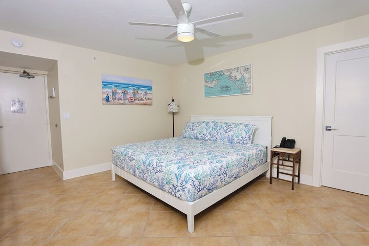 Room 106 of 169