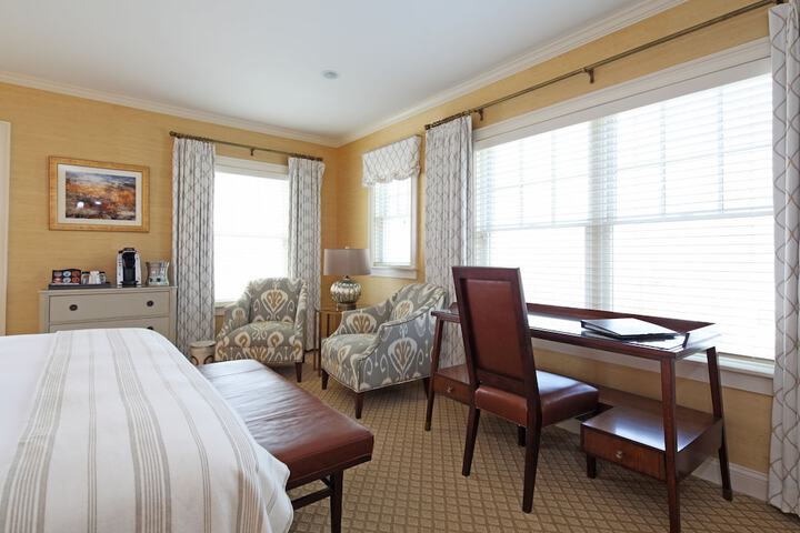Room 33 of 67