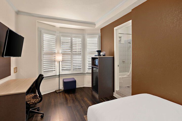 Room 42 of 45