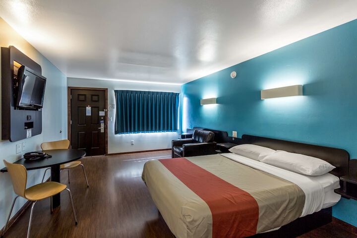 Room 33 of 44