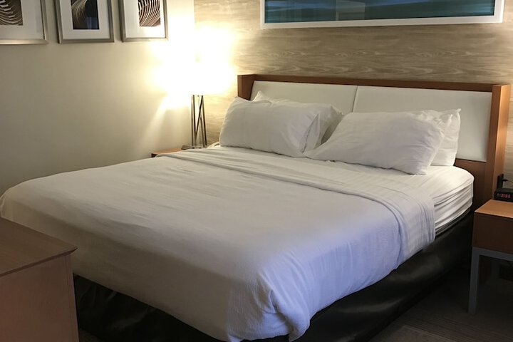 Room 25 of 61