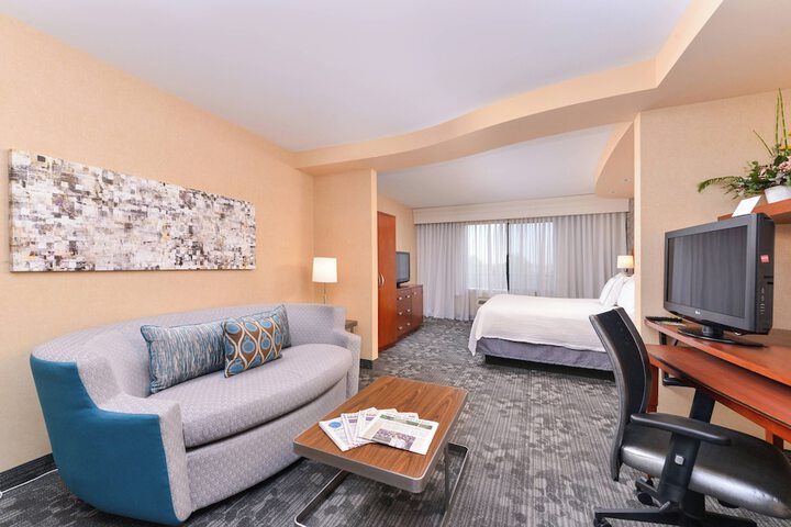 Room 32 of 77