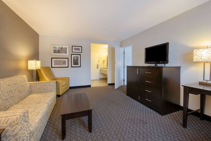 Room 12 of 42