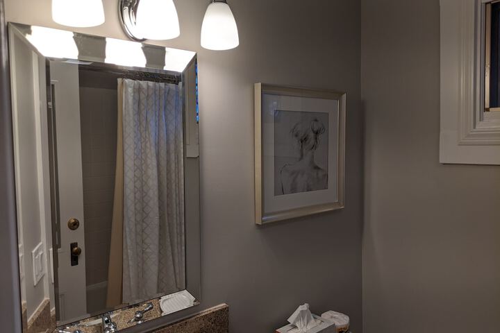 Room 85 of 239