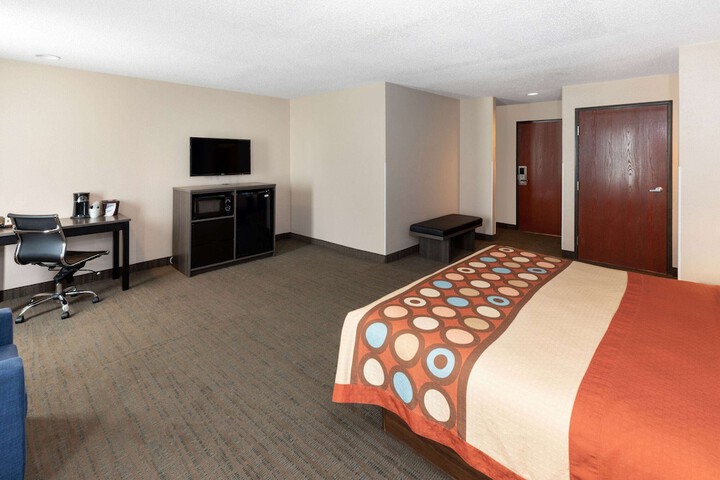 Super 8 by Wyndham Garland / Rowlett/East Dallas Area