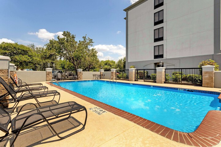Best Western Plus Sugar Land / Stafford