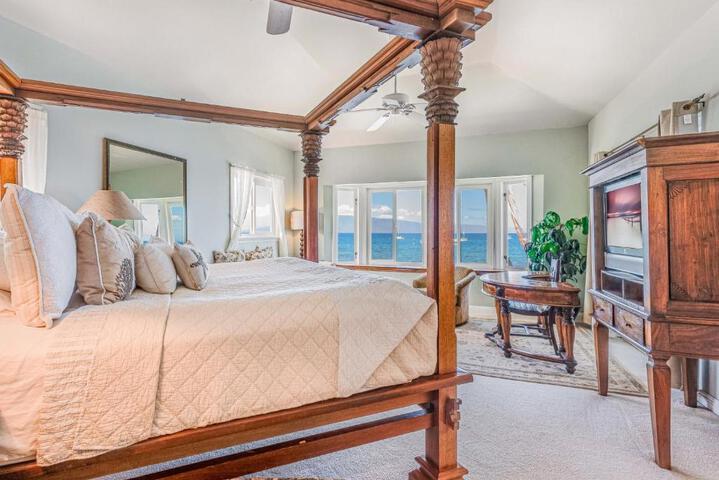 LAHAINA OCEANFRONT ESTATE