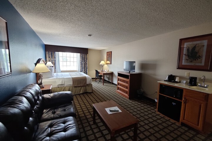 Baymont by Wyndham Albany MN
