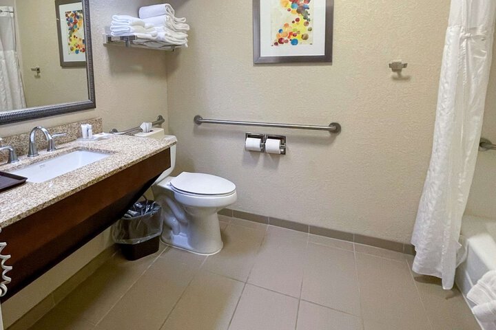 Room 45 of 141