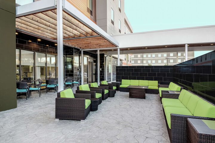 Terrace/Patio 38 of 39