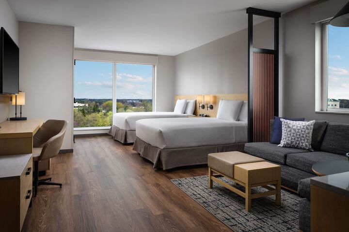 Room 28 of 60
