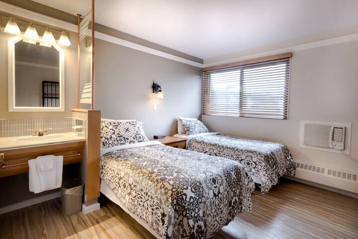 Room 15 of 52