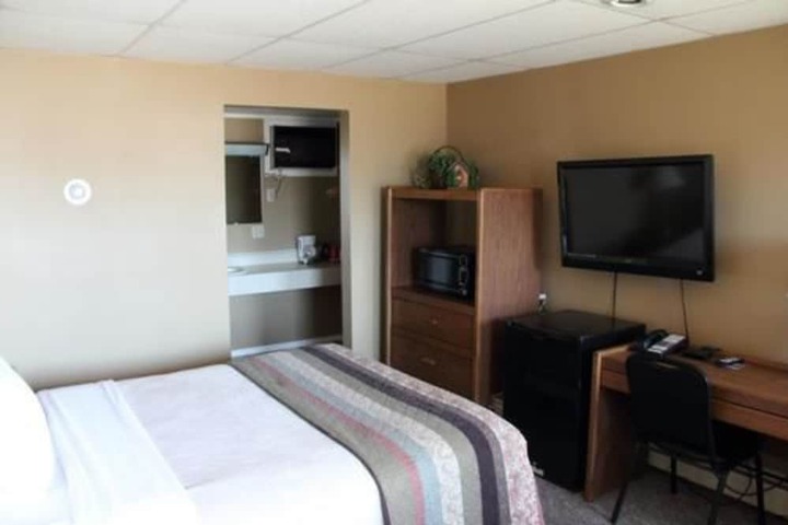Room 34 of 40