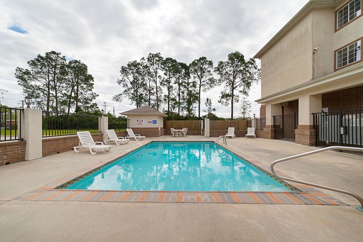 Pool 4 of 47