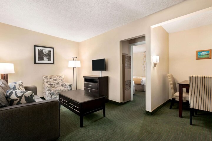 Room 25 of 44