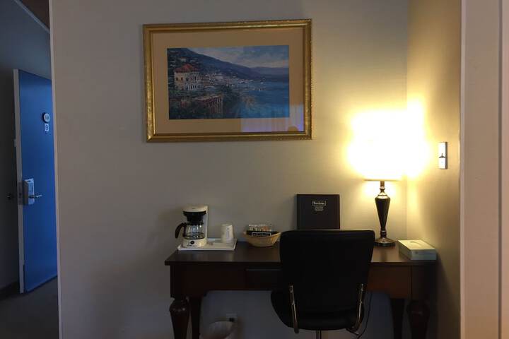 Room 28 of 62