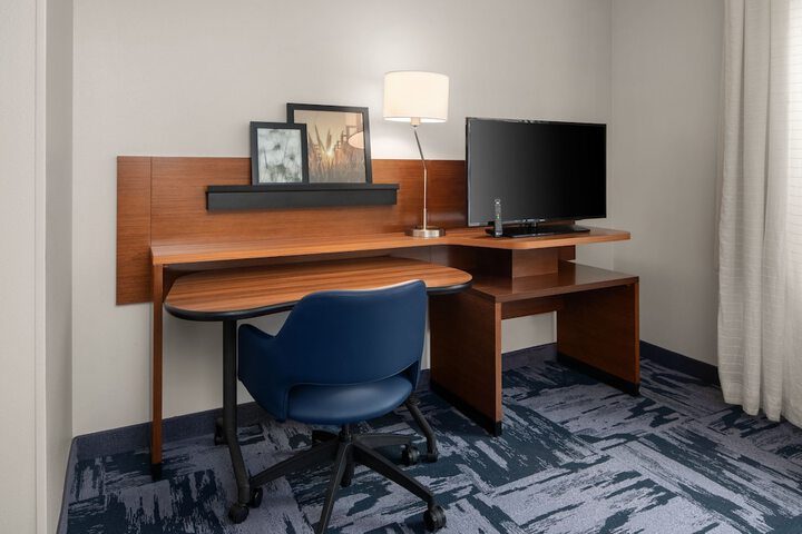 Room 10 of 28